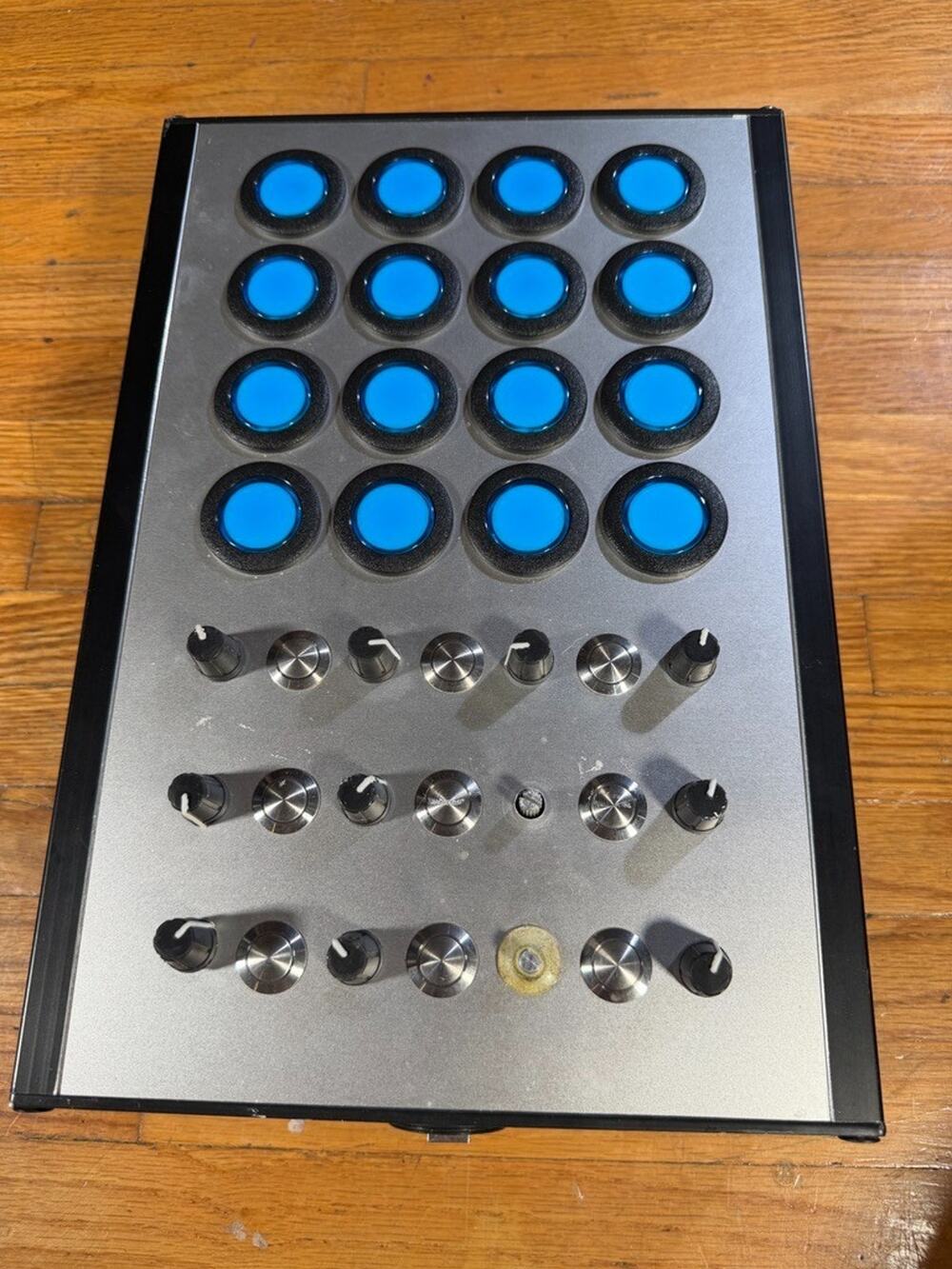 Custom USB MIDI Controller 16 Arcade Buttons Knobs DIY Control Surface AS-IS